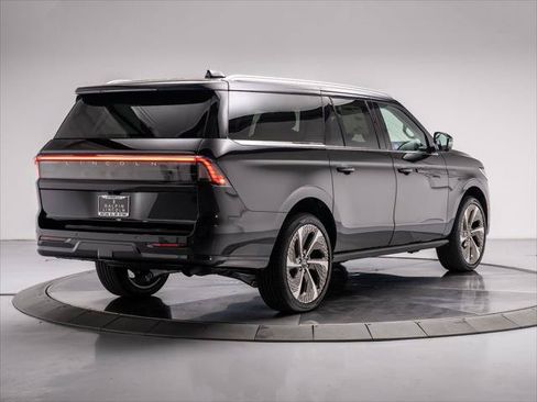 New 2026 Lincoln Navigator L Black Label AWD/4WD image 5