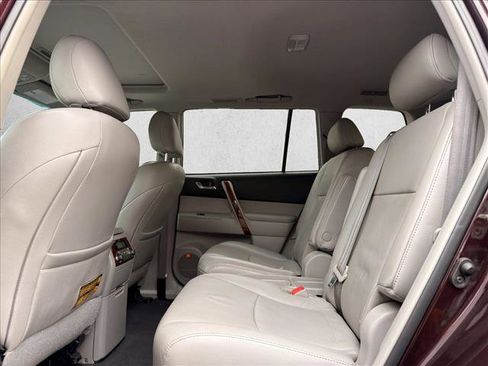 Used 2013 Toyota Highlander Limited image 23