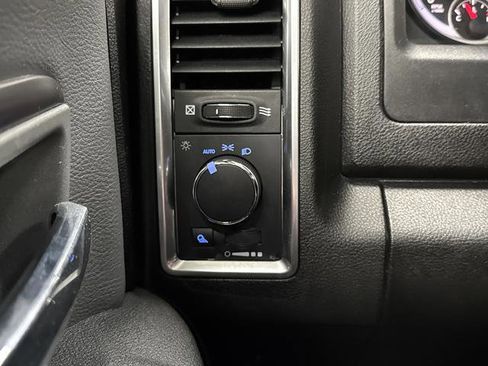 Used 2022 RAM 1500 Classic SLT image 22