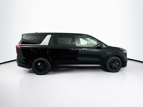 Used 2026 Kia Carnival FWD image 10