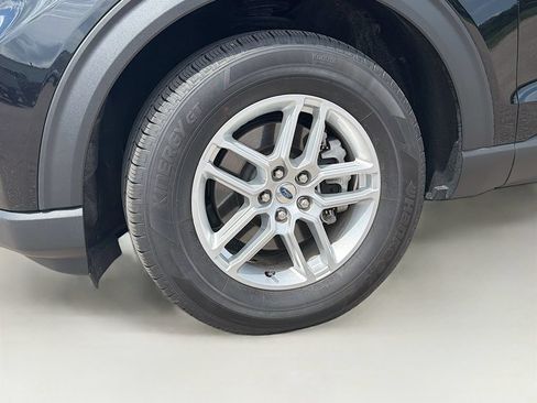 Used 2025 Ford Explorer Active AWD/4WD image 33