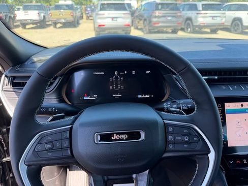 New 2026 Jeep Grand Cherokee L Limited w/ Limited Altitude Package AWD/4WD image 14
