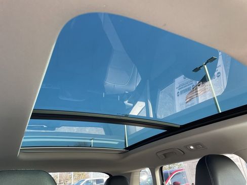 Used 2024 Volkswagen Taos SE image 41