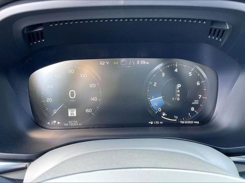 Used 2018 Volvo XC60 T5 Momentum w/ Convenience Package image 10