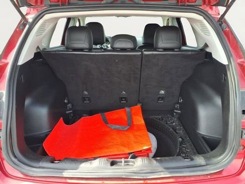 Used 2019 Jeep Compass Latitude FWD image 21