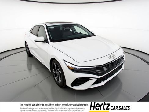 Used 2025 Hyundai Elantra SEL image 1