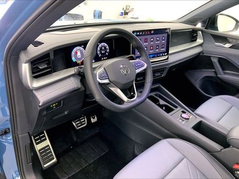 New 2026 Volkswagen Tiguan SE R-Line AWD/4WD image 3