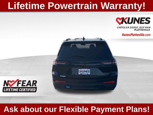 Used 2022 Jeep Grand Cherokee Trailhawk w/ Luxury Tech Group III image 9