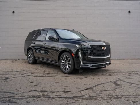 Used 2023 Cadillac Escalade Sport Platinum w/ Heavy-Duty Trailer Package AWD/4WD image 9