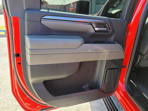 Used 2024 Chevrolet Silverado 2500 ZR2 w/ Technology Package AWD/4WD image 16