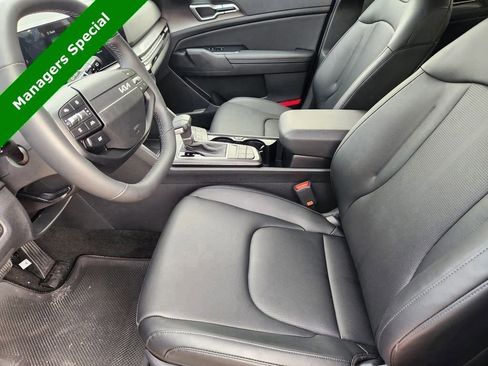 New 2026 Kia Sportage EX w/ EX Panorama Roof Package FWD image 9