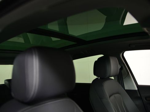 Certified 2025 Audi Q5 Premium w/ Convenience Plus Package image 12