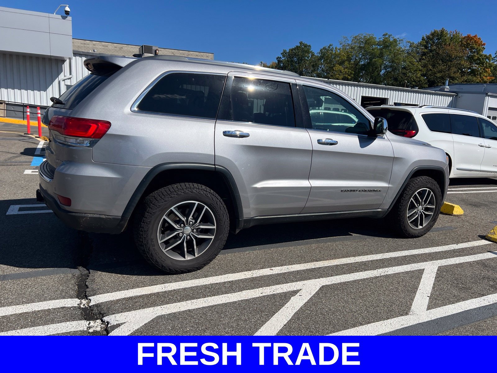 Used 2018 Jeep Grand Cherokee Limited w/ Trailer Tow Group IV AWD/4WD image 2