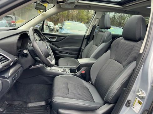 Used 2023 Subaru Forester Premium AWD/4WD image 23