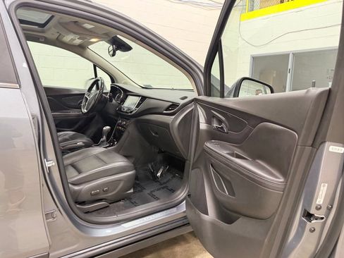 Used 2019 Buick Encore Essence AWD/4WD image 39