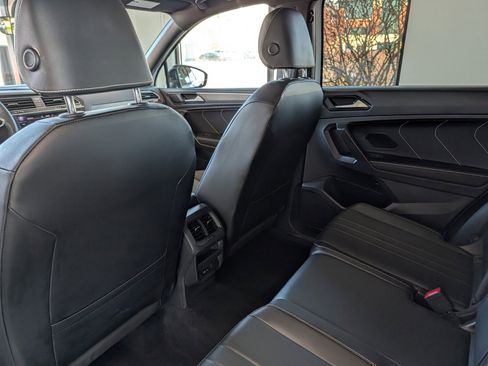 Used 2022 Volkswagen Tiguan SE R-Line image 14