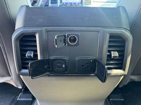 Used 2022 Ford F350 XLT w/ XLT Premium Package AWD/4WD image 13