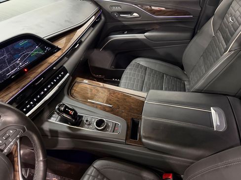 Certified 2023 Cadillac Escalade Sport Platinum w/ LPO, ONYX Package AWD/4WD image 37