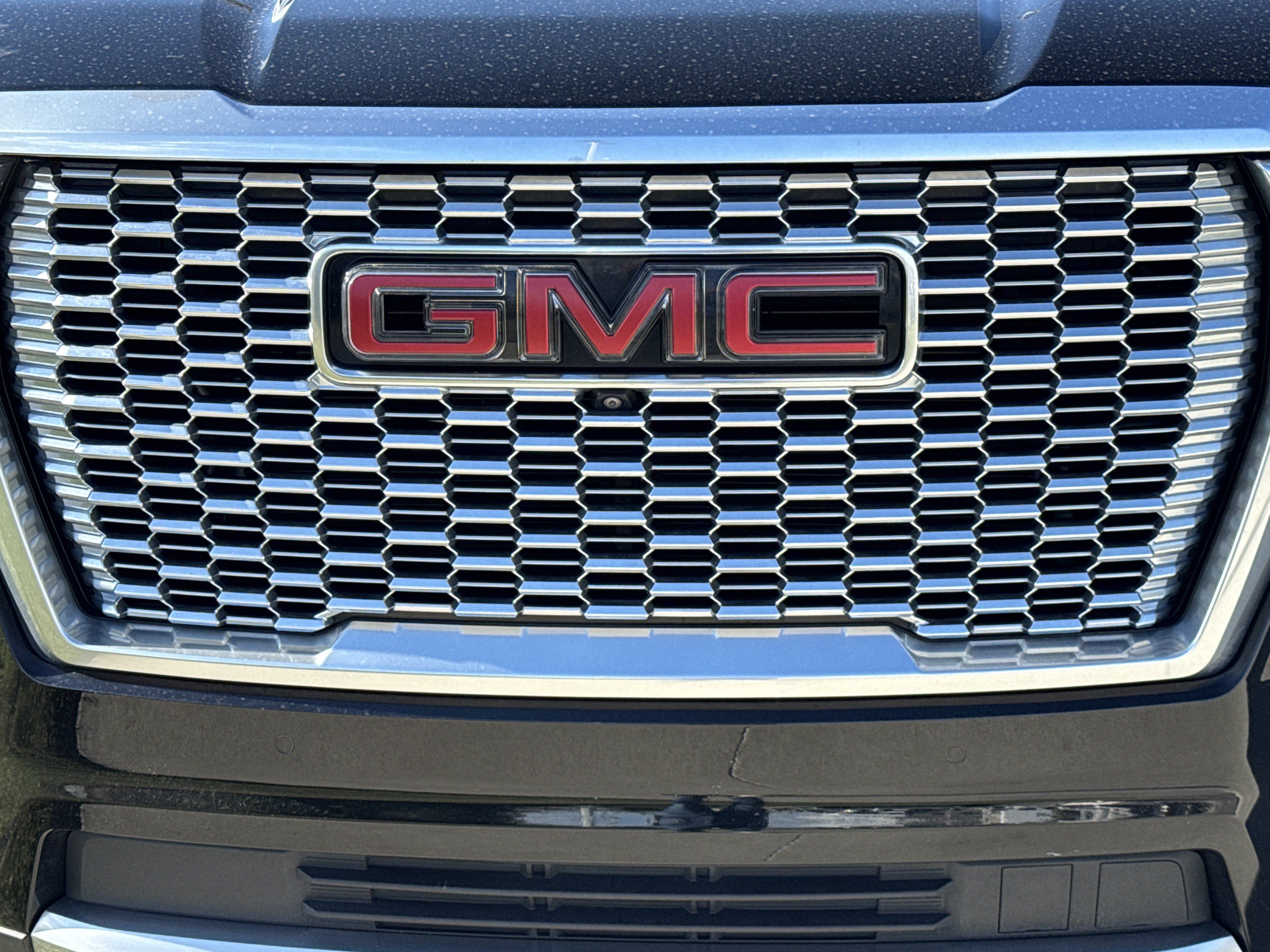 Used 2021 GMC Yukon Denali w/ Denali Ultimate Package AWD/4WD image 9