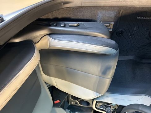 Used 2025 Subaru Forester Limited image 63