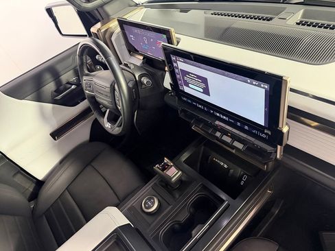 Used 2025 GMC Hummer EV 2X AWD/4WD image 33
