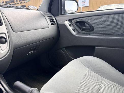 Used 2005 Ford Escape 2WD Hybrid image 40