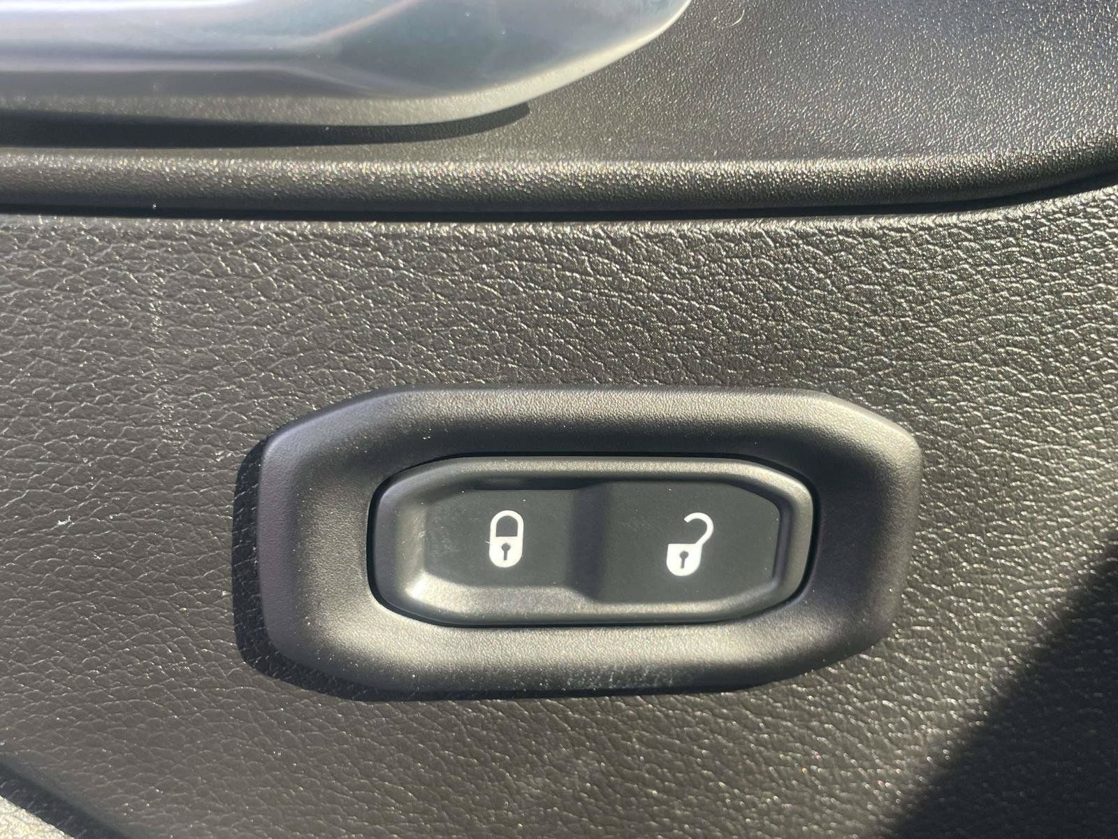 Used 2022 Jeep Gladiator Sport AWD/4WD image 24