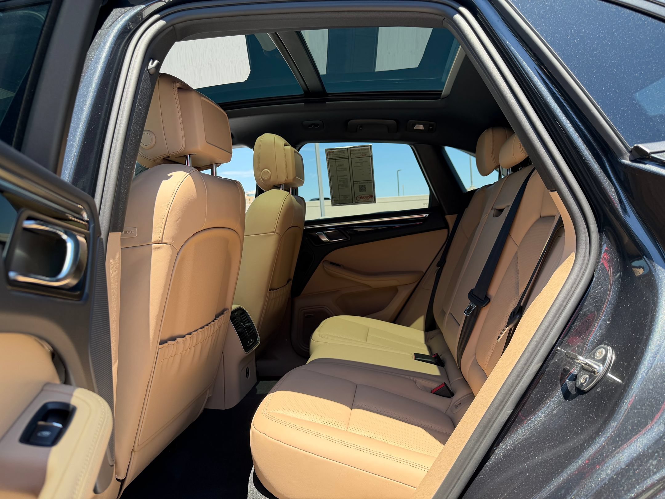 Used 2026 Porsche Macan AWD/4WD image 19