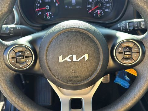 Used 2022 Kia Soul LX w/ Technology Package image 10