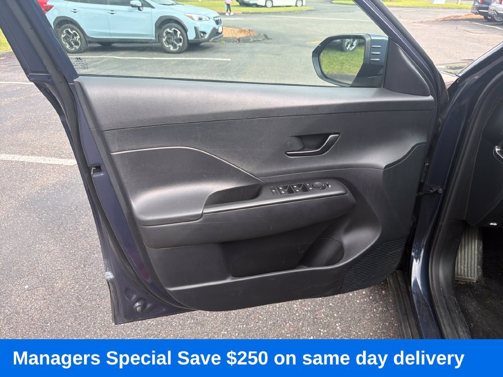 Used 2025 Hyundai Kona SEL AWD/4WD image 11