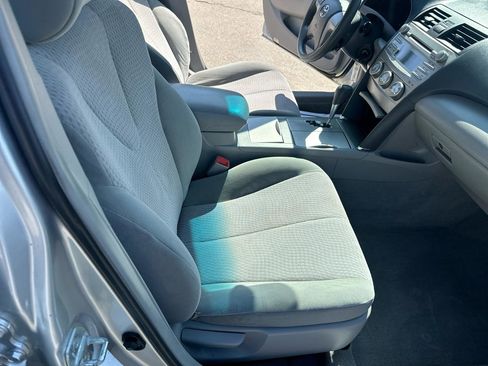 Used 2011 Toyota Camry LE image 20