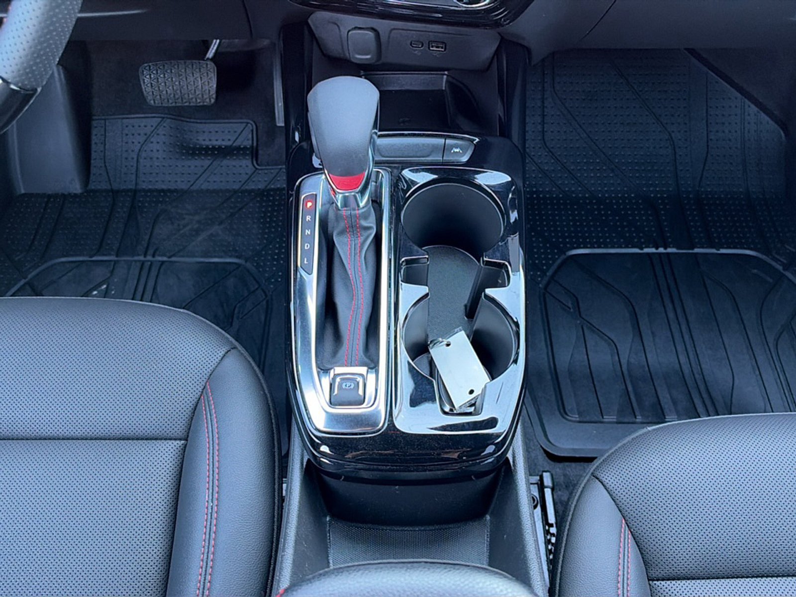 Used 2025 Chevrolet Trax RS w/ Sunroof Package FWD image 37