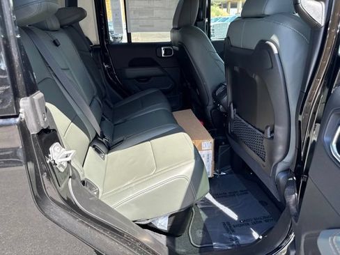 New 2026 Jeep Gladiator Mojave w/ Safety Group AWD/4WD image 23