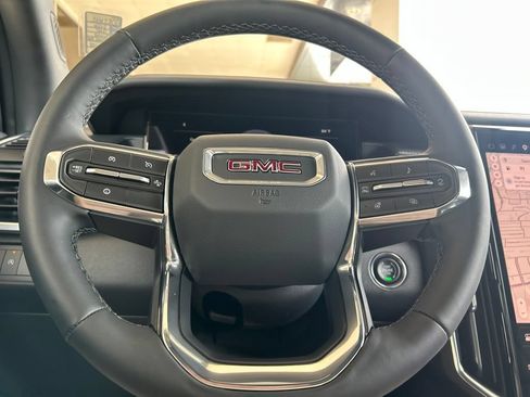 Used 2026 GMC Acadia Elevation w/ Elevation Premium Package FWD image 23