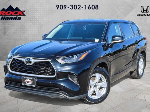 Used 2023 Toyota Highlander L FWD image 1
