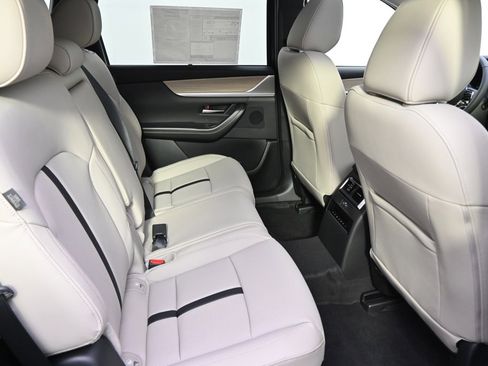 Used 2025 MAZDA CX-90 3.3 Turbo w/ Preferred Package image 18