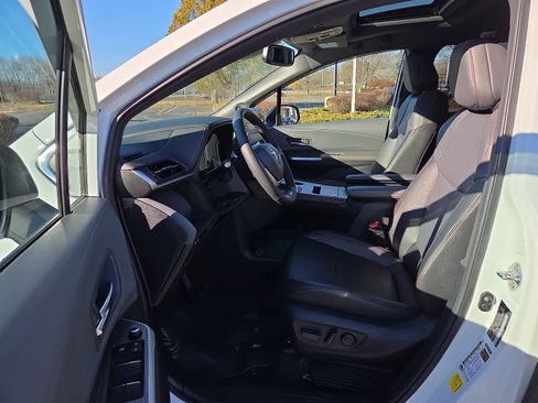 Certified 2024 Toyota Sienna XSE image 15