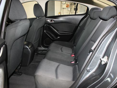 Used 2016 MAZDA MAZDA3 i Sport FWD image 25