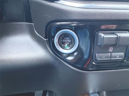 Used 2025 Chevrolet Silverado 2500 High Country w/ Technology Package image 17