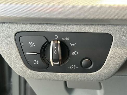 Certified 2025 Audi Q5 2.0T Premium image 11