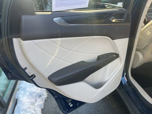 Used 2018 Lincoln MKC Reserve w/ Lincoln MKC Climate Package image 11