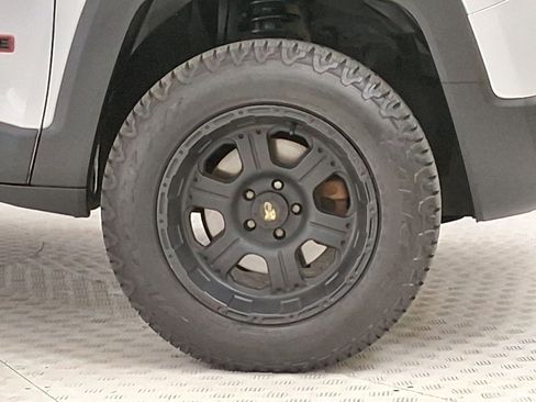 Used 2016 Jeep Renegade Trailhawk AWD/4WD image 10