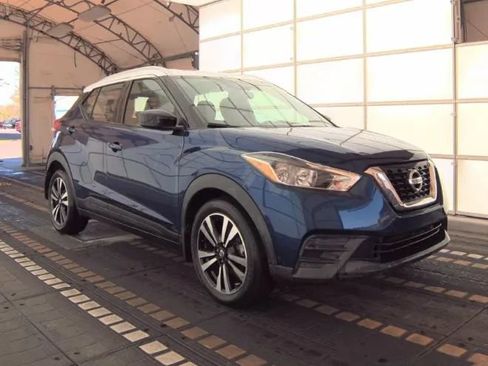 Used 2019 Nissan Kicks SV FWD image 5