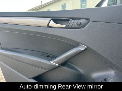 Used 2021 Volkswagen Passat 2.0T SE image 11