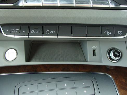 Used 2019 Audi Q5 2.0T Premium w/ Convenience Package image 26