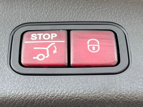 Certified 2023 Mercedes-Benz GLA 250 4MATIC image 35