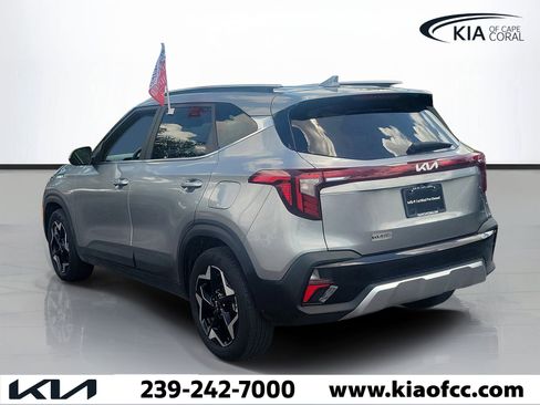 Certified 2024 Kia Seltos EX FWD image 4