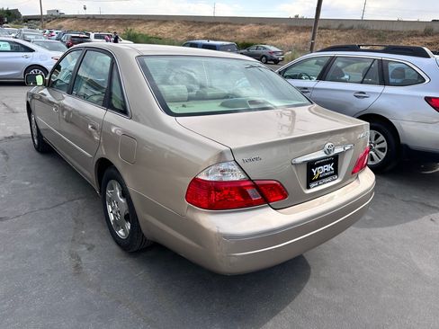 Used 2003 Toyota Avalon XLS FWD image 4