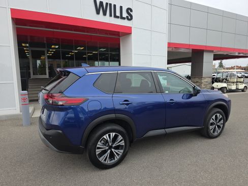 Used 2022 Nissan Rogue SV AWD/4WD image 5