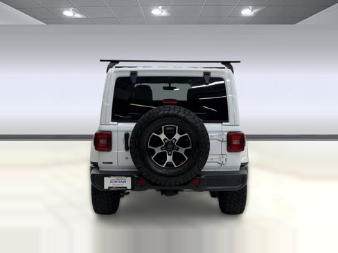 Used 2018 Jeep Wrangler Unlimited Sahara AWD/4WD image 8